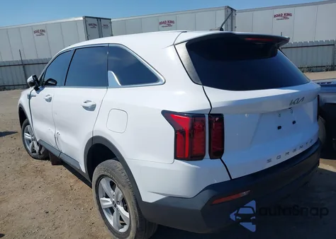 2022 Kia Sorento Lx z USA, uszkodzony, nr VIN 5XYRG4LC4NG111474